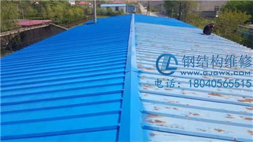 彩鋼瓦翻新修繕施工怎么操作的？ 翻新后還會(huì)不會(huì)漏雨？(圖1)